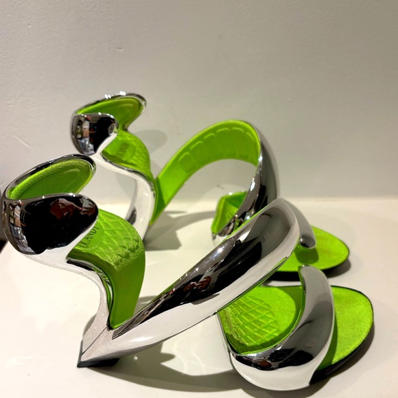 Silver oragami shoe - Picture 4 of 4